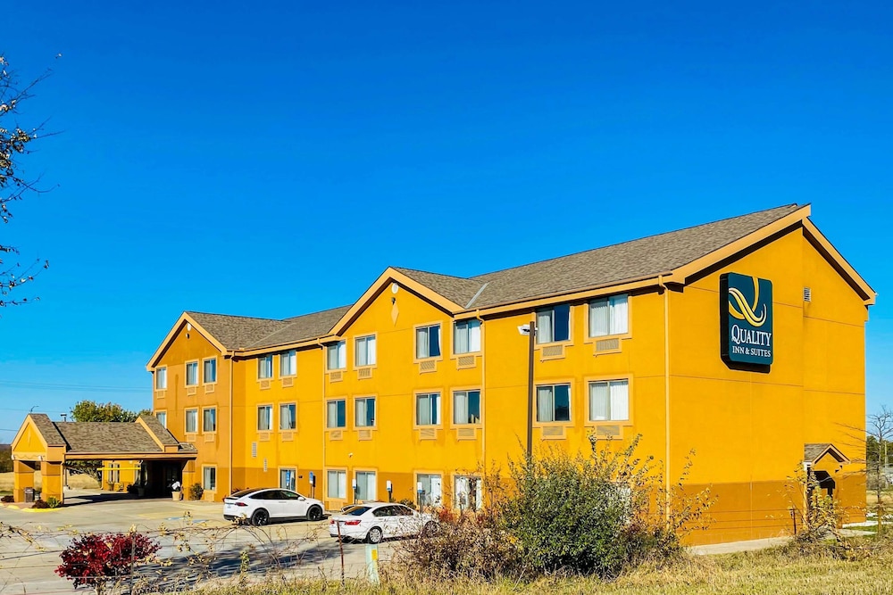 Quality Inn & Suites Bethany 1/19