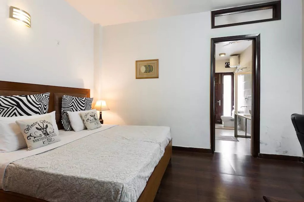 BUSINESS, SINGLE, DOUBLE BED, ACCESSIBLE