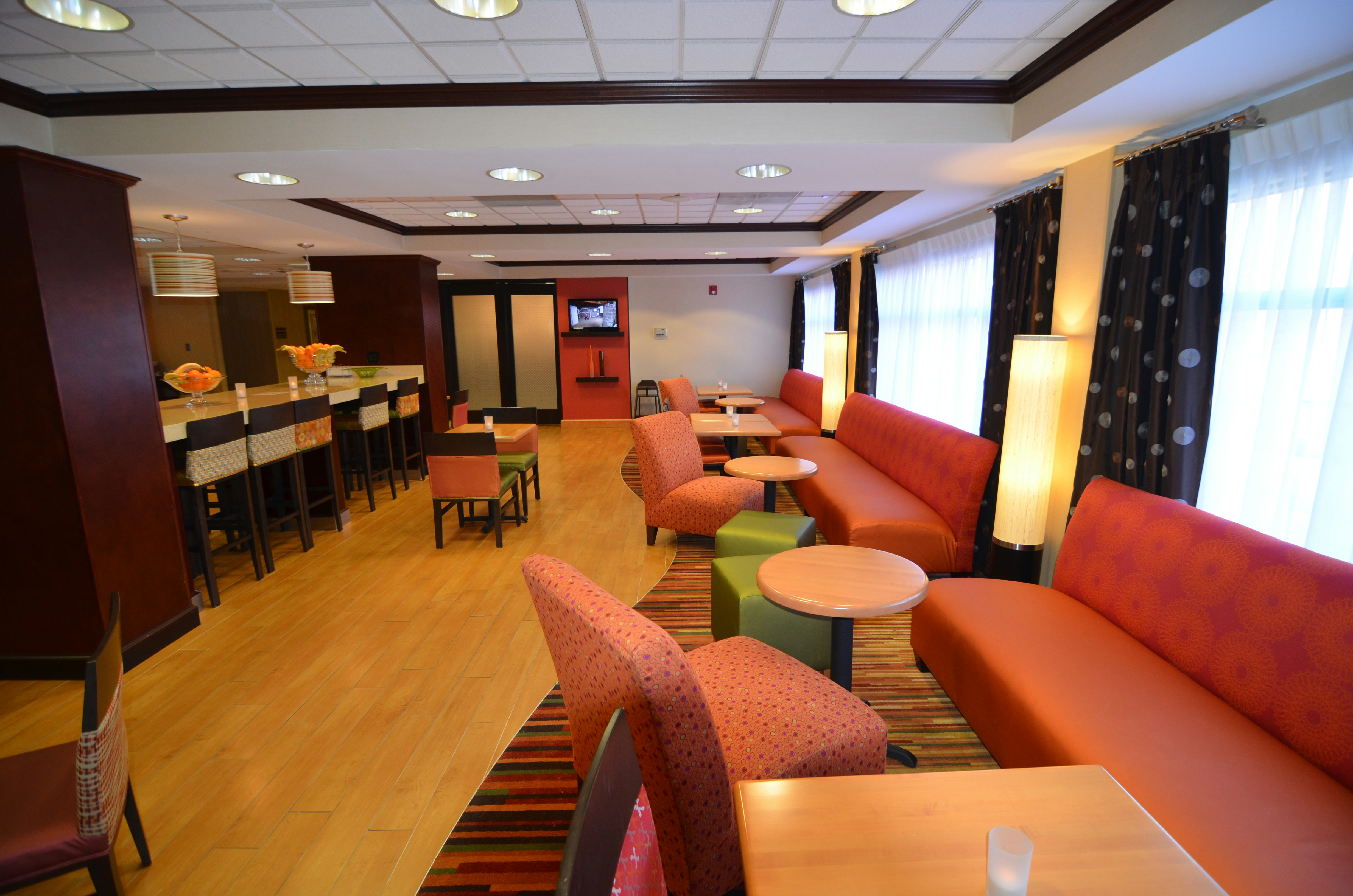 Hampton Inn Groton 42/56