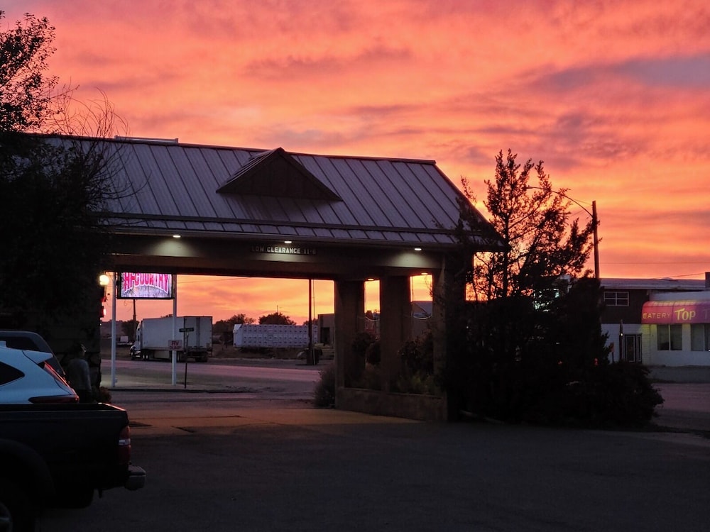 Sundowner Inn Forsyth I 94 55/62