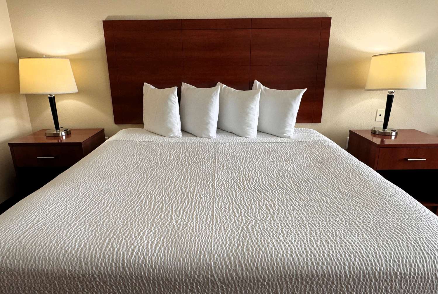 Ramada By Wyndham College Station 33/55