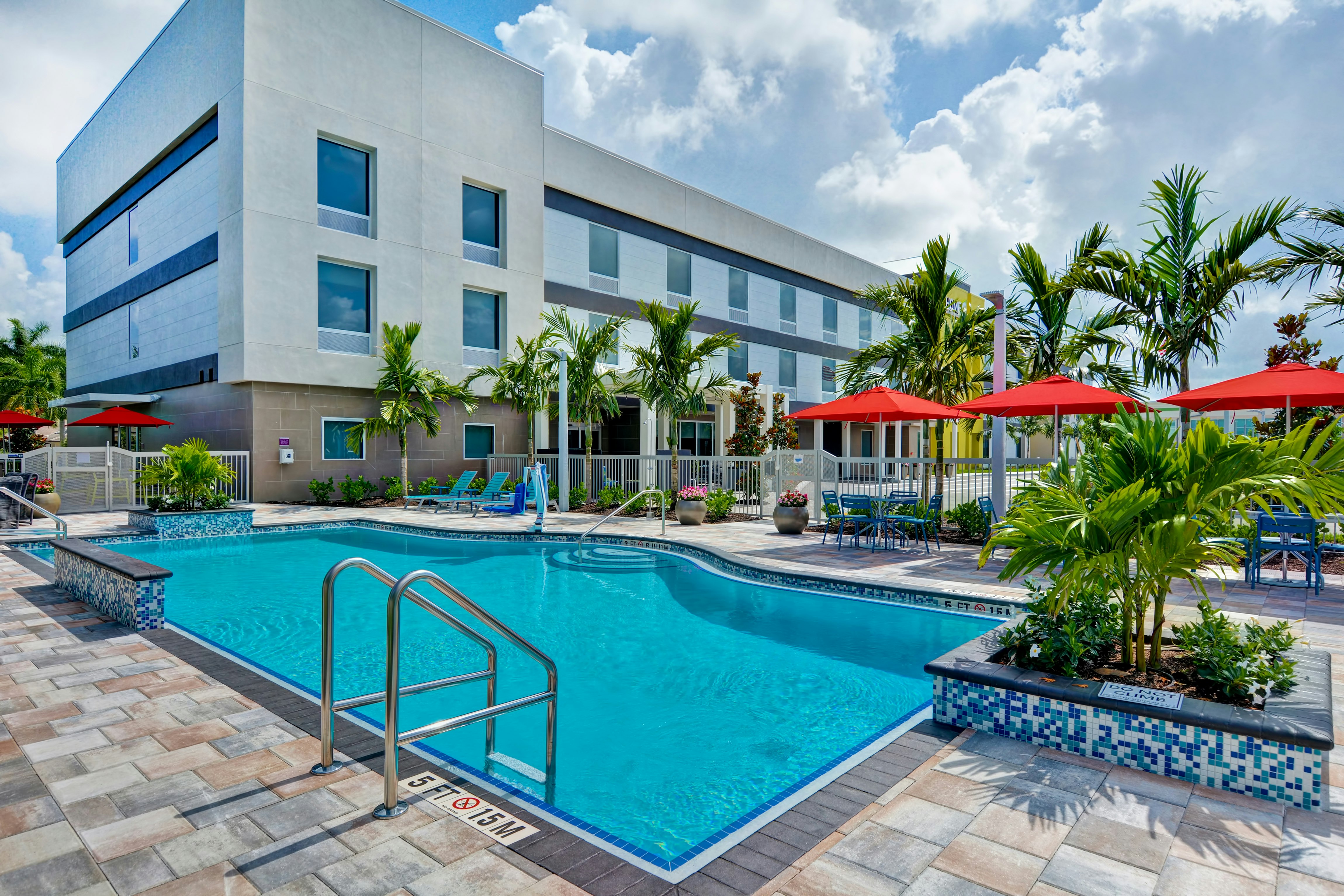 Home2 Suites By Hilton Naples I-75 Pine Ridge Road 4/29