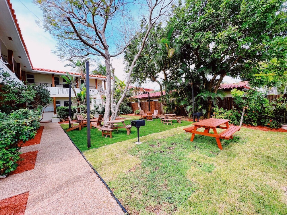 The Leeward Apartments By Lowkl 36/50