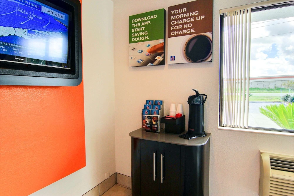 Motel6 Kingsville, TX 28/39