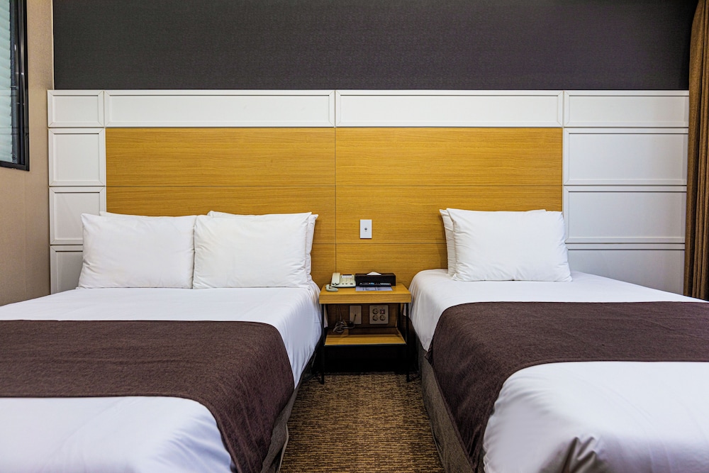 Eastern Hotel Jeju 14/37