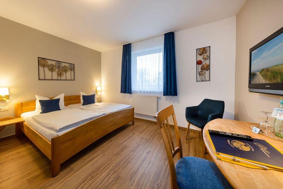 Room, Queen Bed