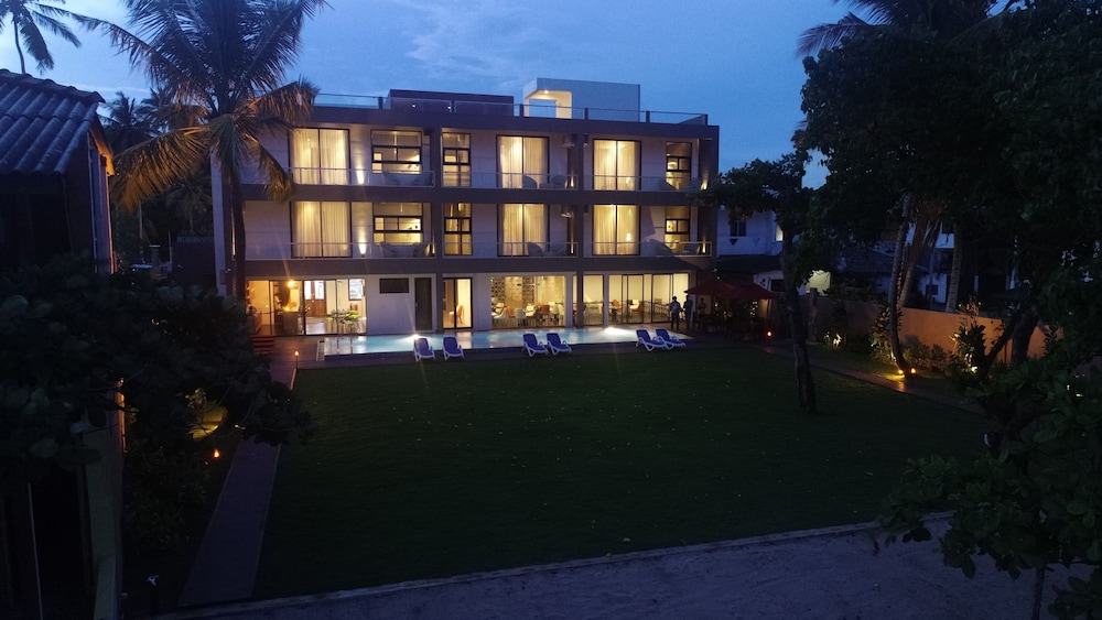 Golden Pearl Tangalle Beach 6/50