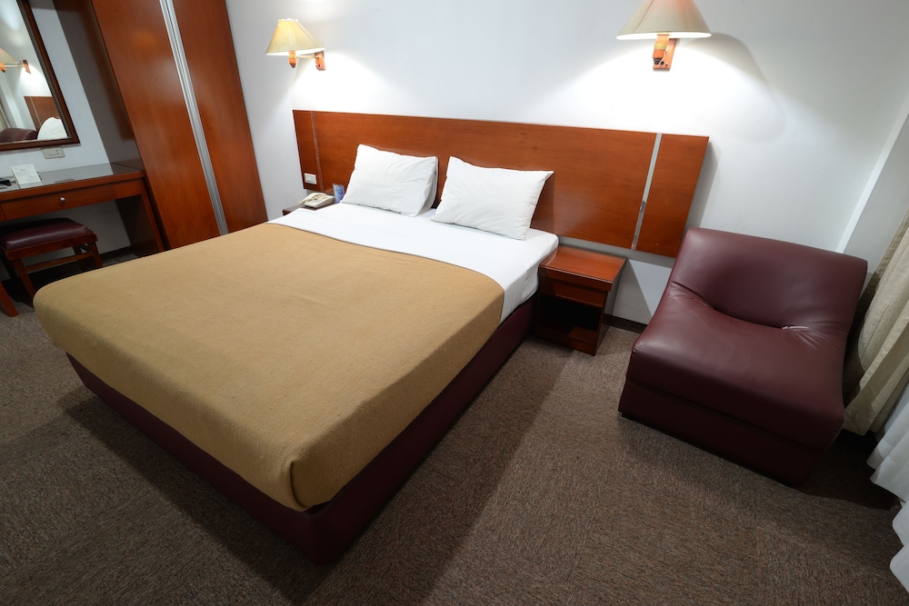 Puri Mega Hotel 16/28