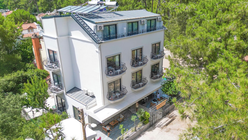 Ada Boutique Hotel 2/16