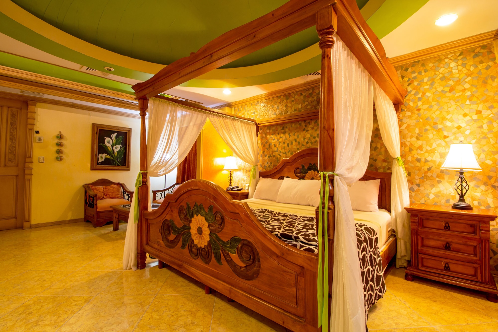 DELUXE, SUITE, KING BED
