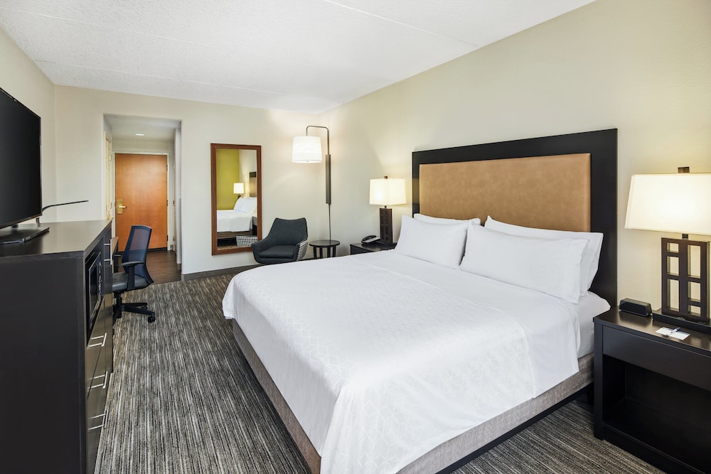 Holiday Inn Express & Suites Jacksonville SE- Med Ctr Area 18/55