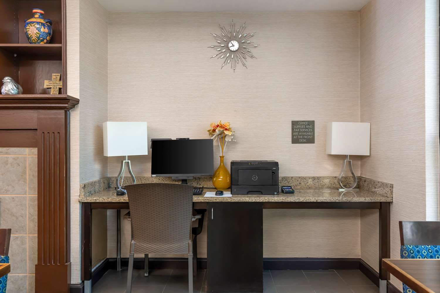 Comfort Suites Regency Park 30/34