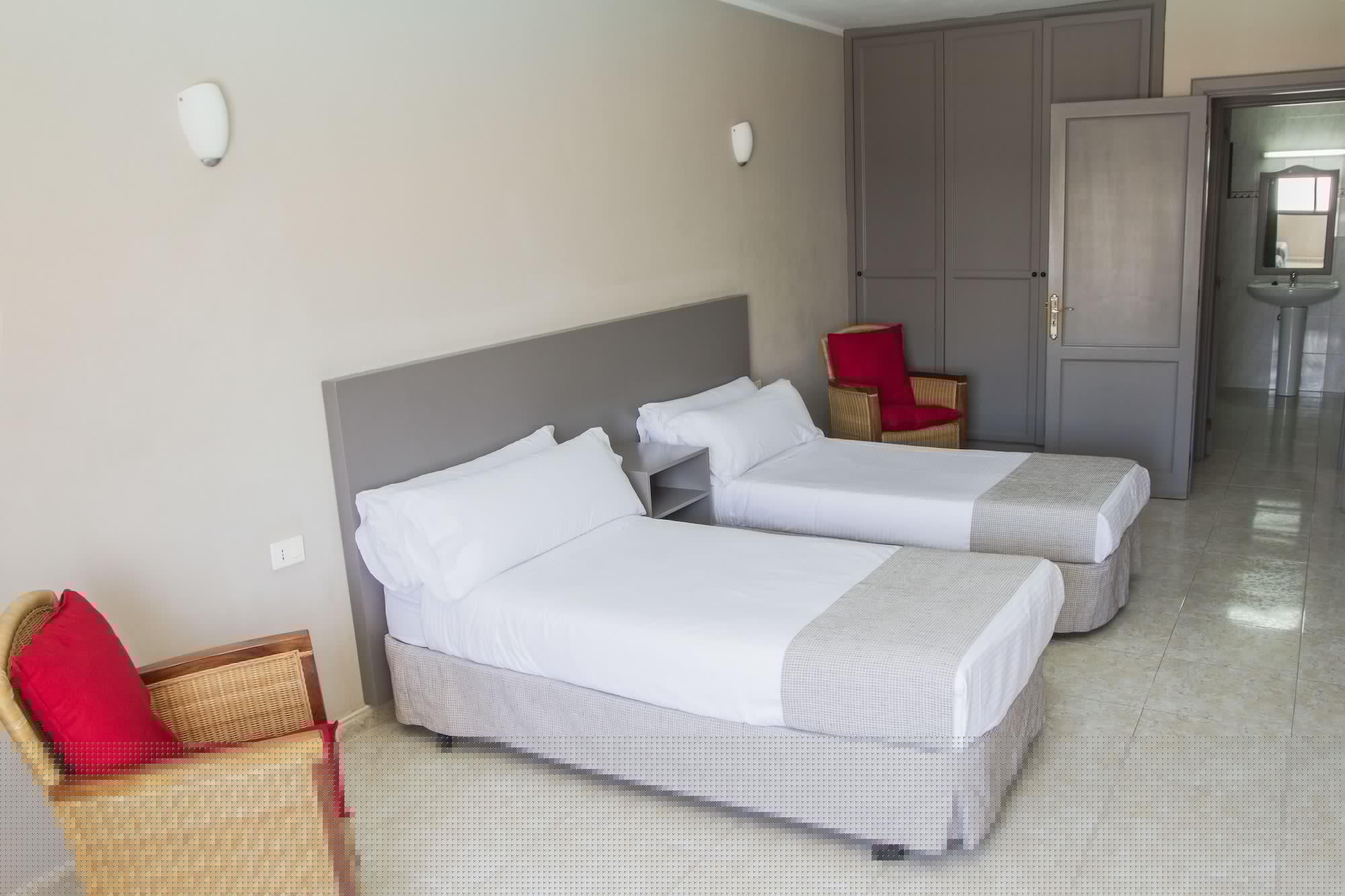 1 BEDROOM, APARTMENT