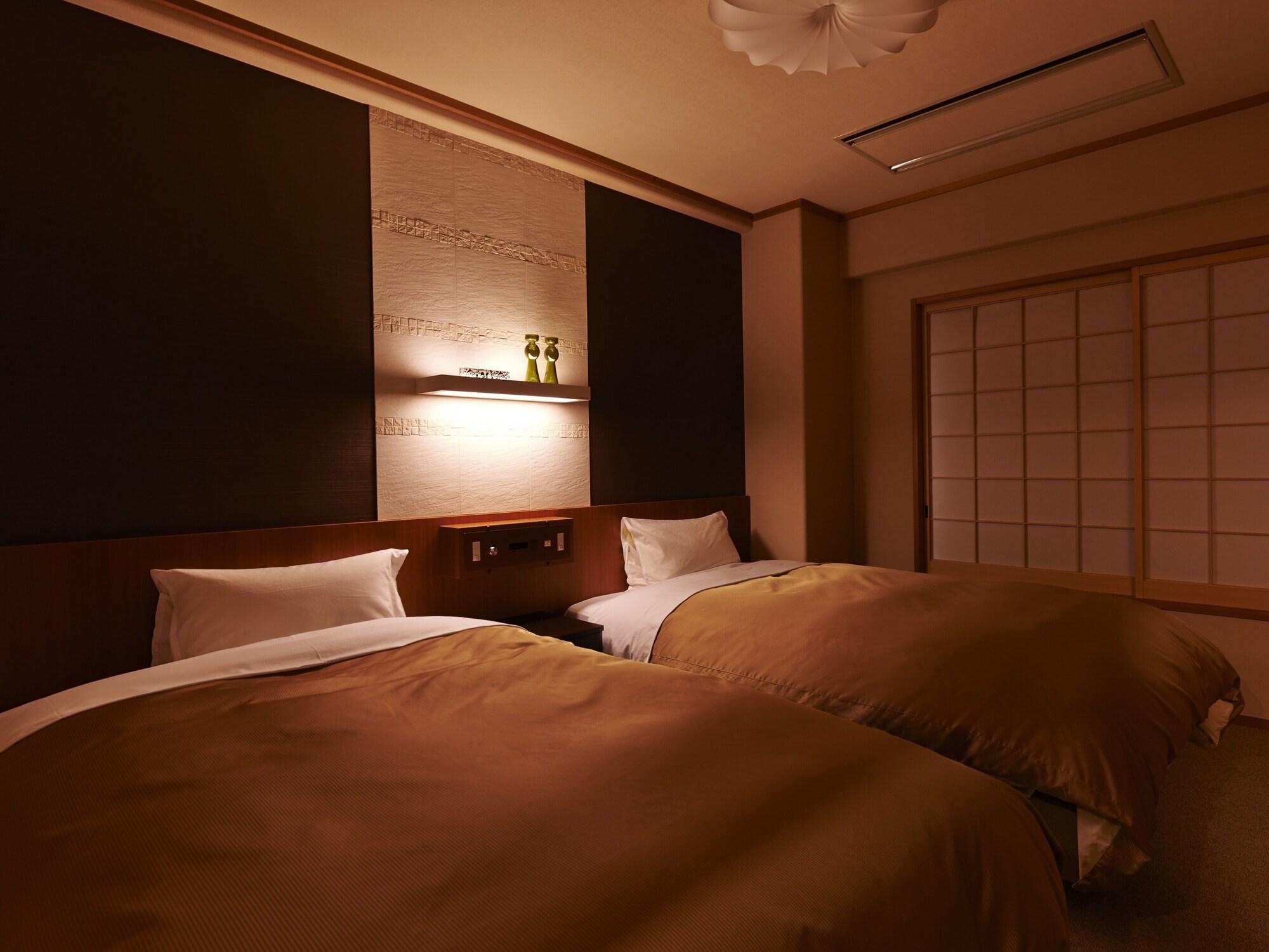 Room, Annex