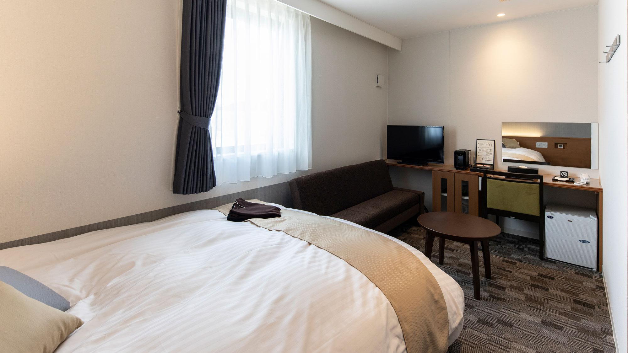 Space, Superior, Double Bed, Smoking