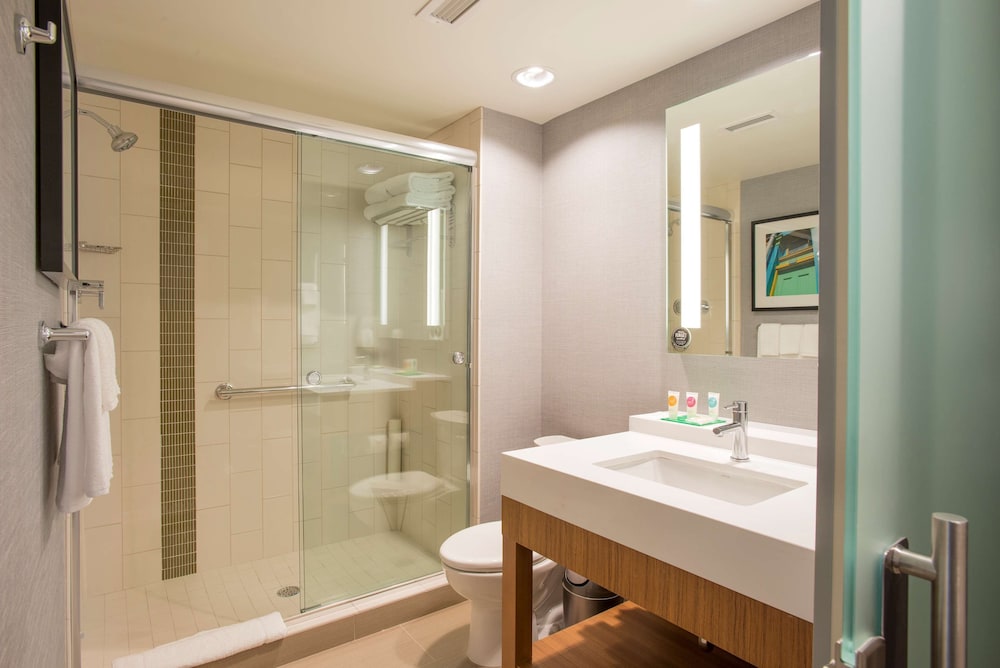 Hyatt Place Cincinnati / Sharonville Convention Center 59/62