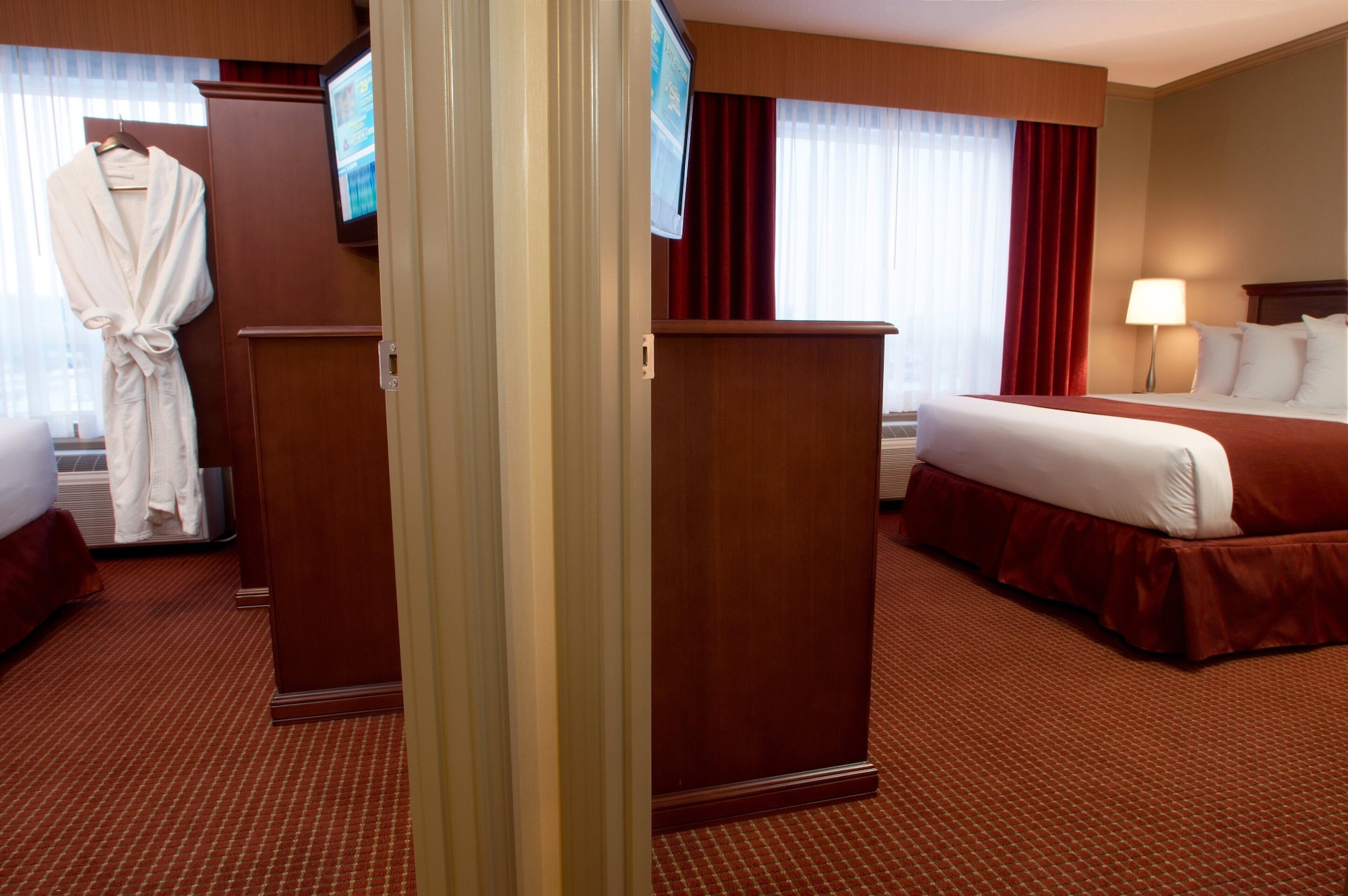 غرفة سوبيريور بسرير كوين، Merit Hotel And Suites 3/8
