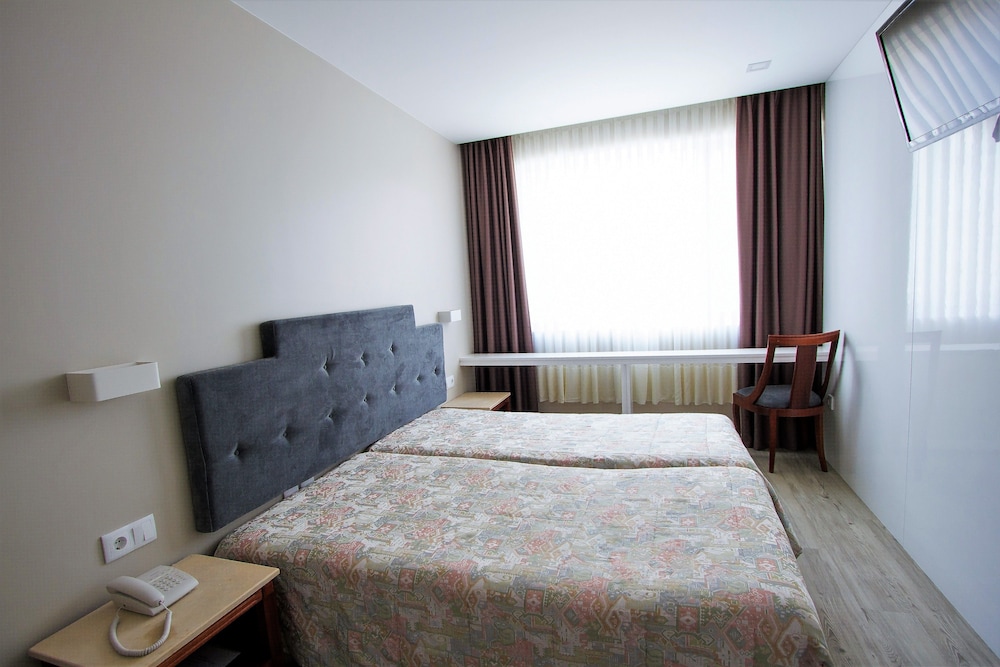 Hotel Avenida 71/78