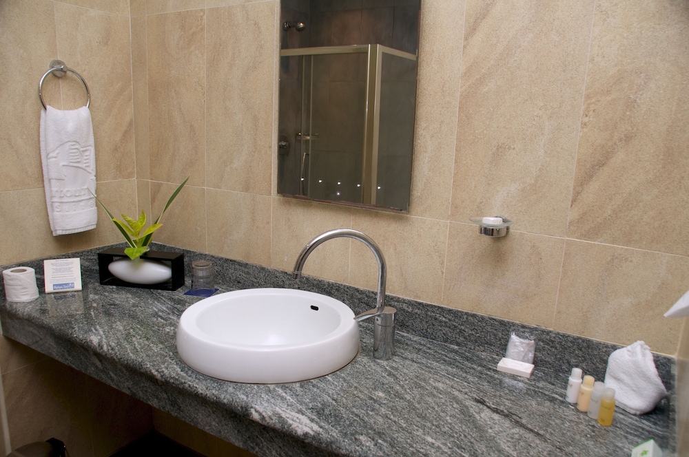 Harbour View Suites 60/60