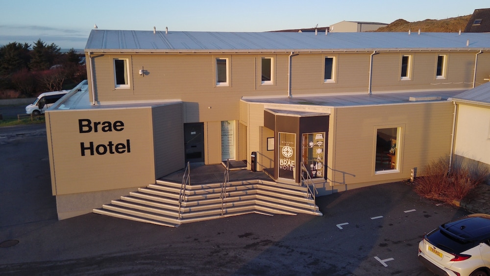 Brae Hotel 2/50