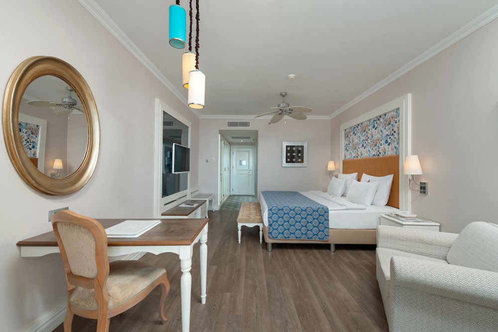Rubi Platinum Spa Resort and Suites 52/72