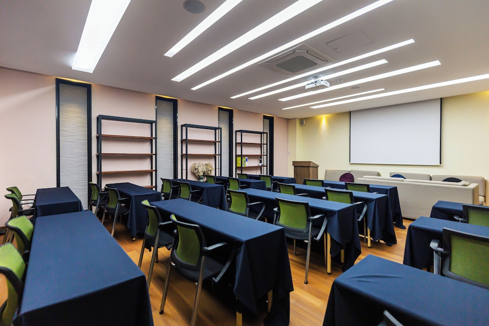 Libentia Hotel and Pool Villa 38/50