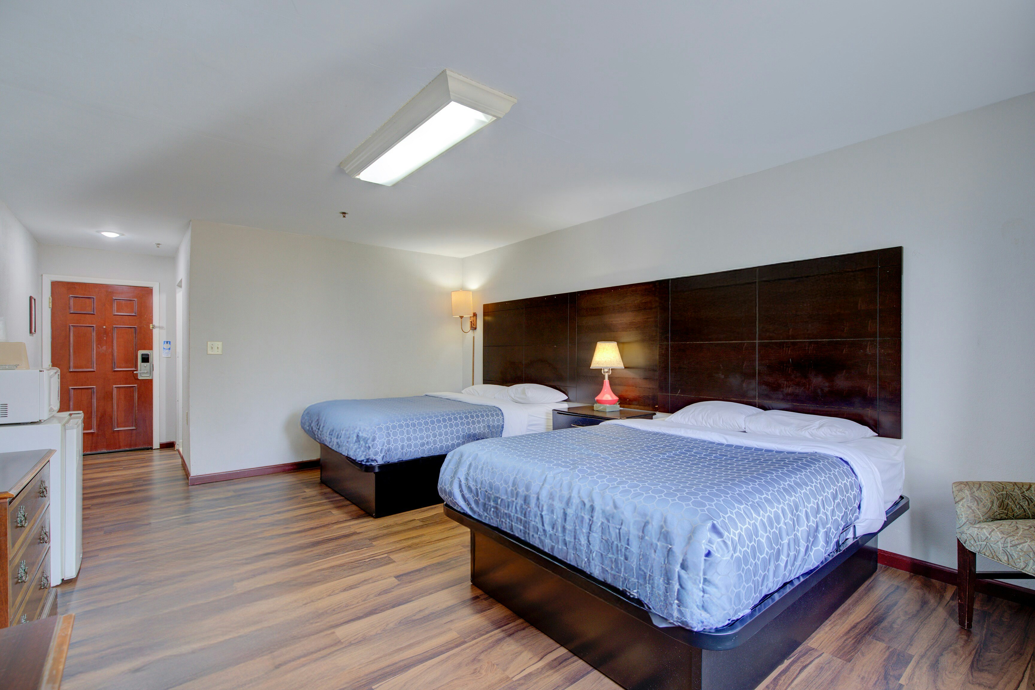 Plantation Inn & Suites Near Locust Grove I 75 13/34