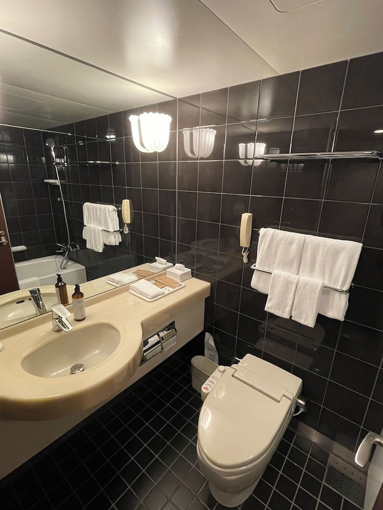Mercure Nagoya Cypress 61/61