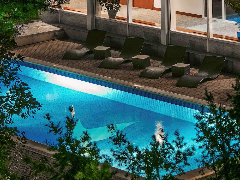 swimming pool spa