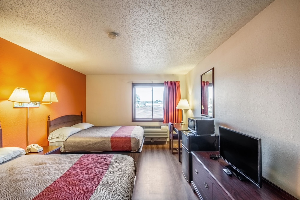 2 Full Beds - Suite Non-Smoking