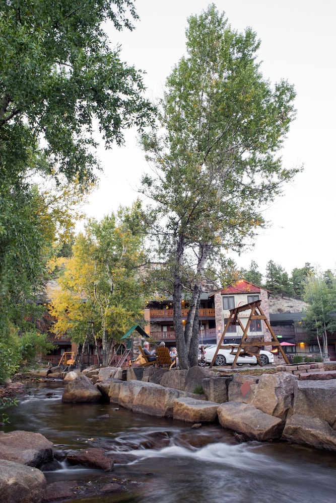 Silver Moon Inn 65/70