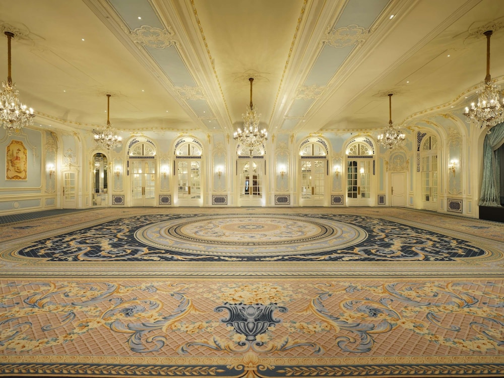 The Savoy Hotel 22/50