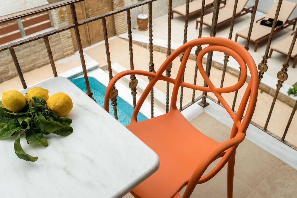 Leda Suites 35/50