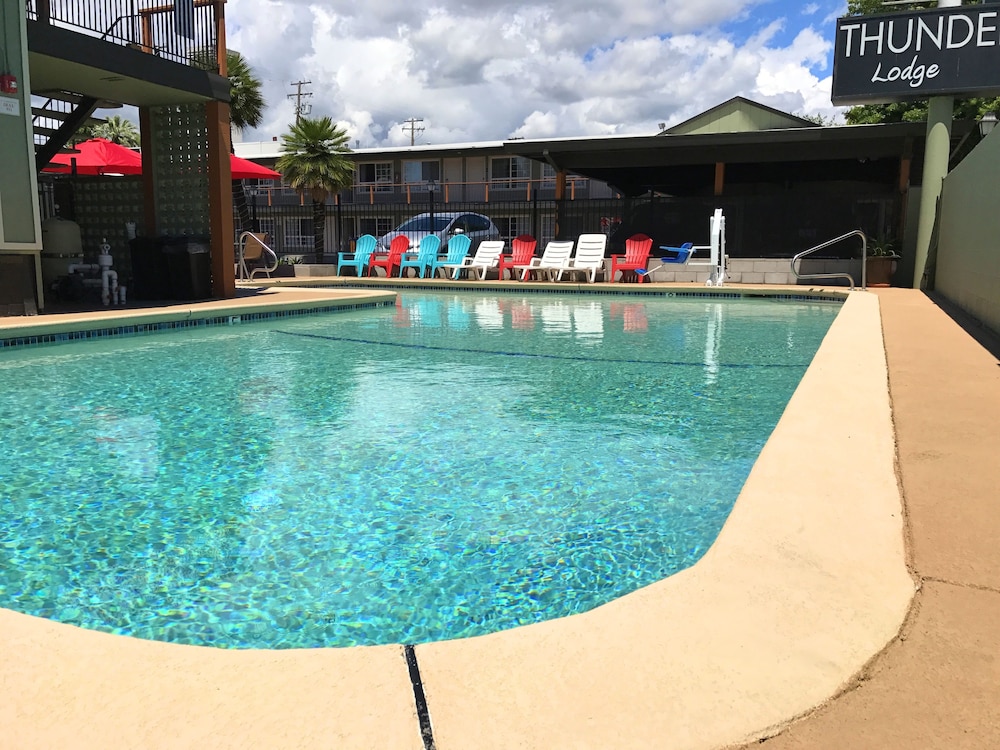 Thunderbird Lodge 3/71