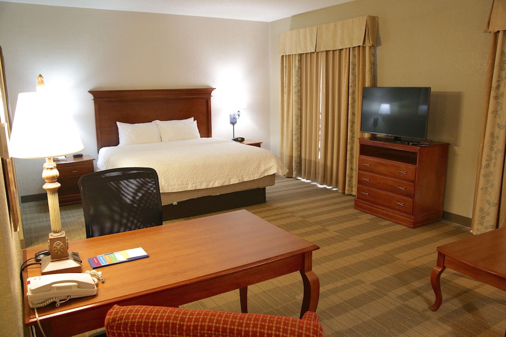 Hampton Inn & Suites McComb 16/49