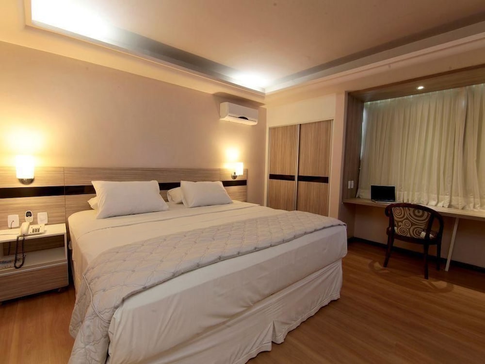 Hotel Serrano 4/54
