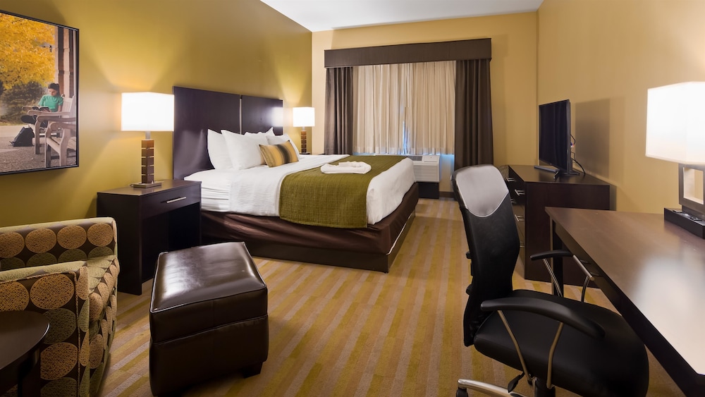 Best Western Plus Franciscan Square Inn and Suites Steubenville 11/47
