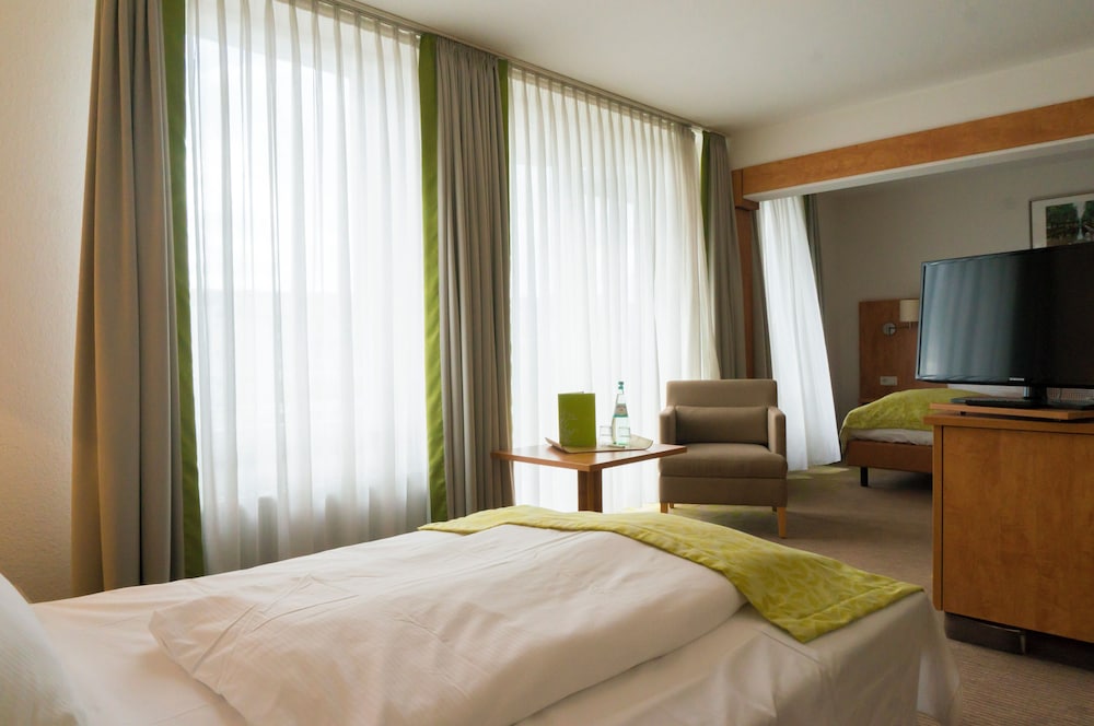 DELUXE, TRIPLE, TWIN BEDS, SOFA, BALCONY