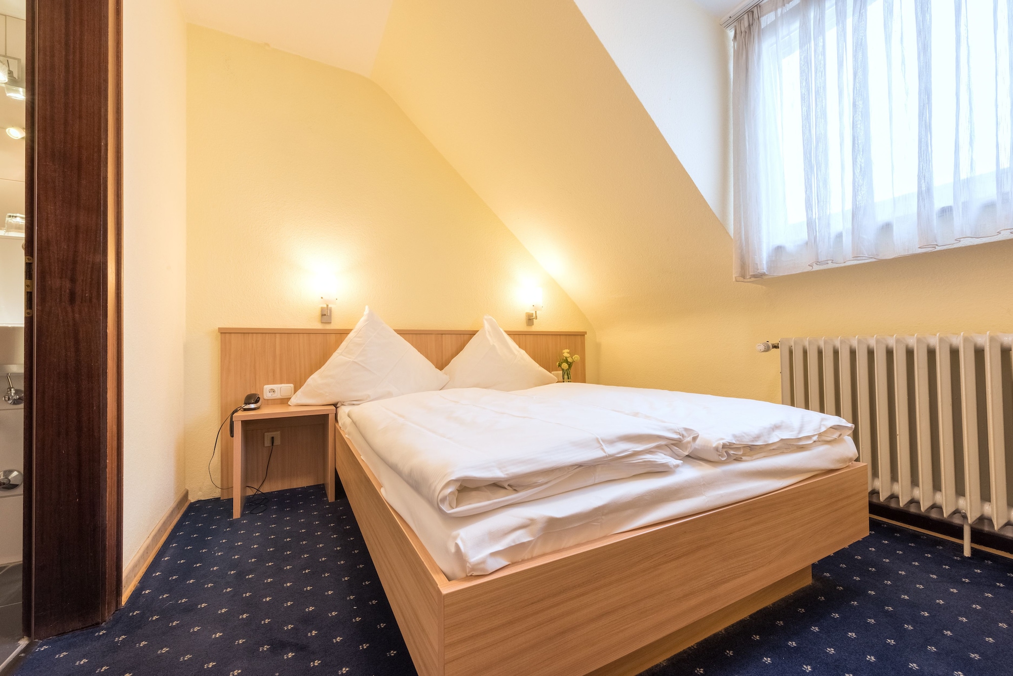COMFORT, DOUBLE BED