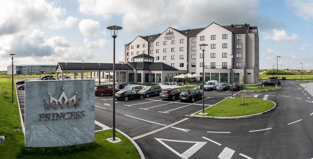 Princess Hotel 28/34