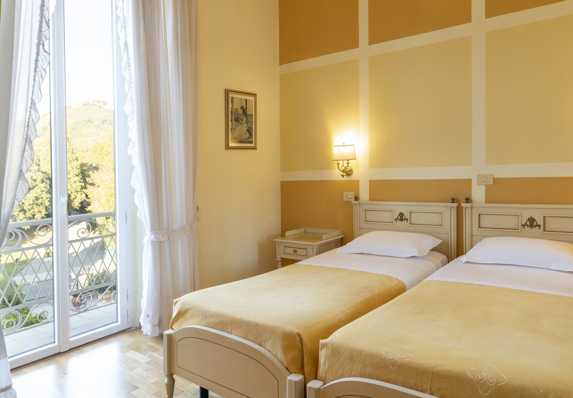 ROOM, DOUBLE BED, CITY VIEW