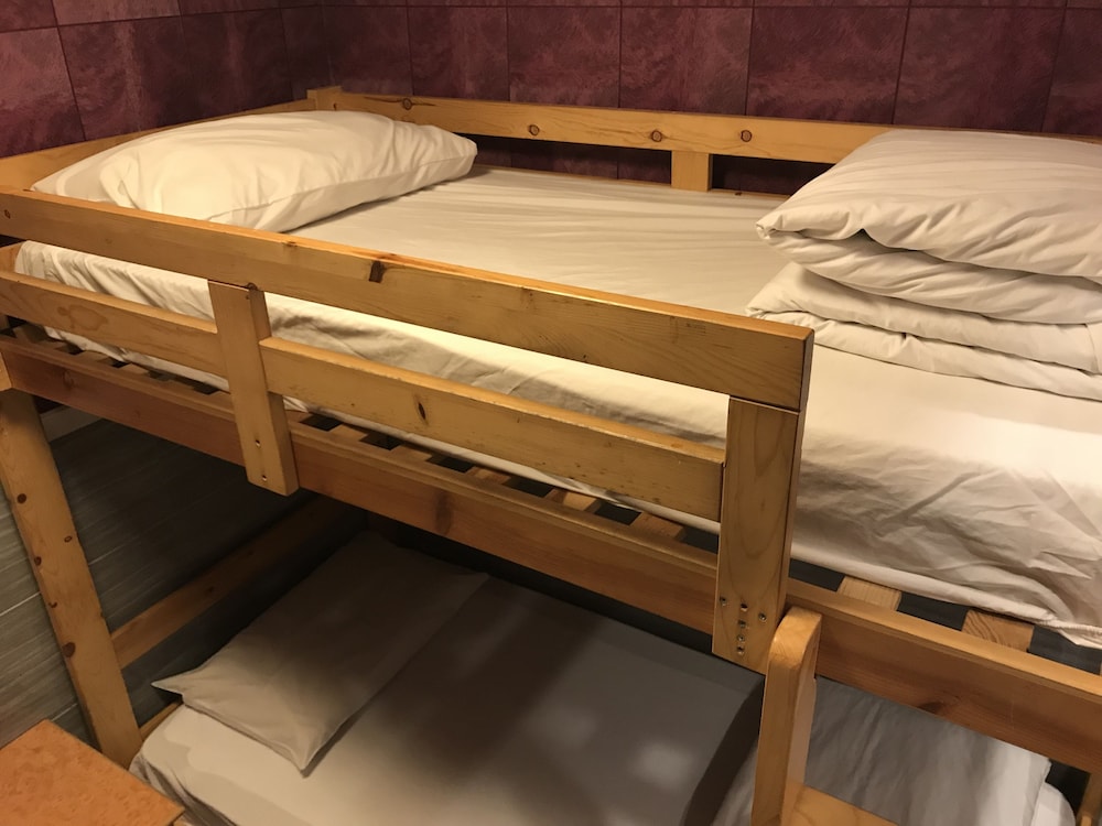 Kowloon New Hostel 27/35