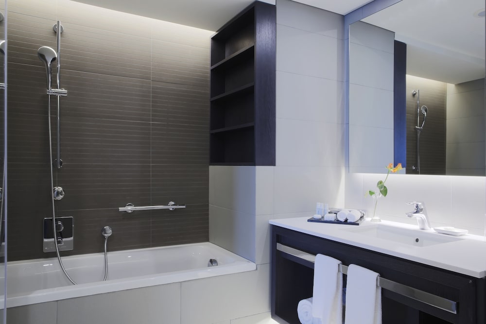 Crowne Plaza Belgrade 22/85