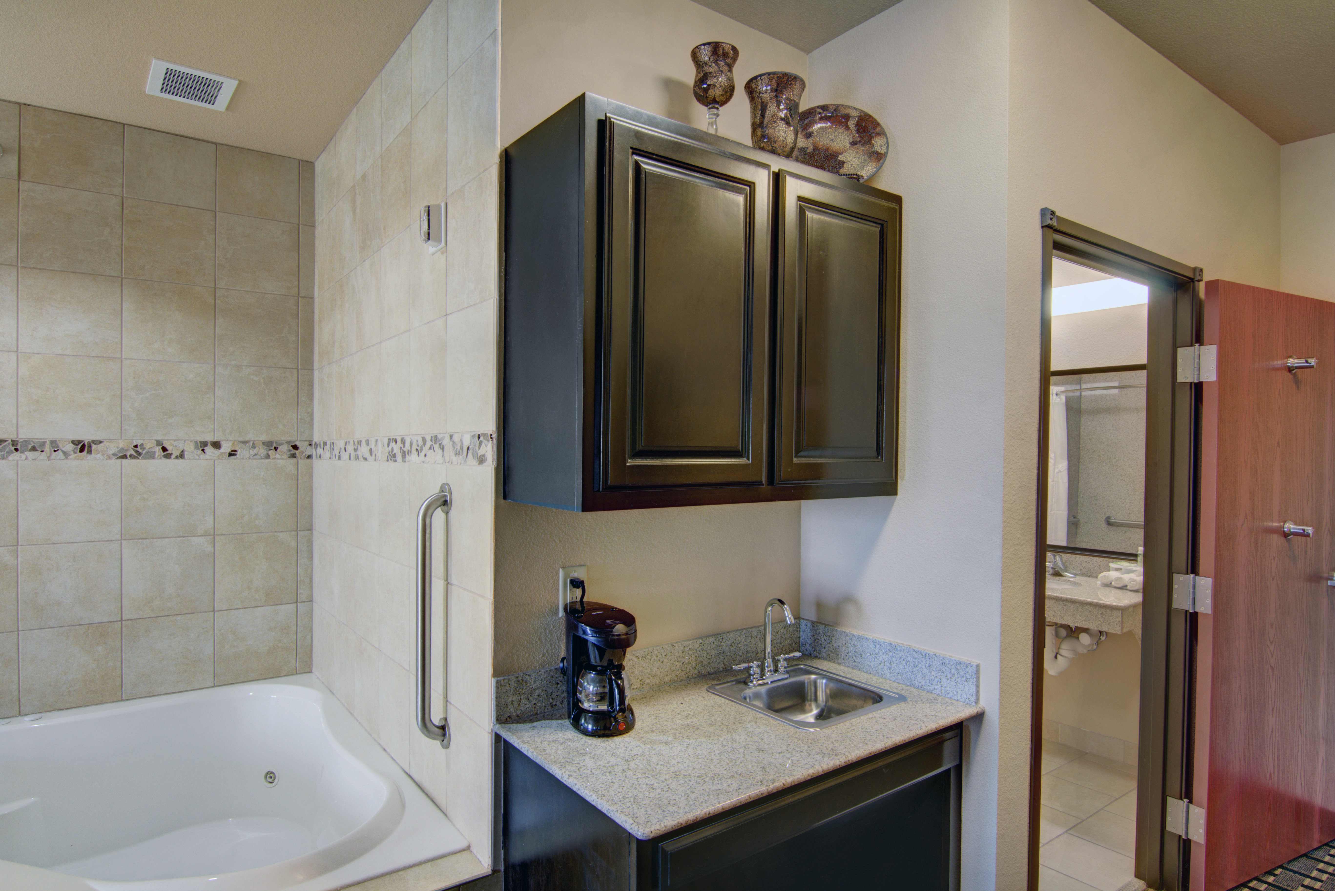 Feature, King Bed, Jetted Tub, Holiday Inn Express Hotel And Suites Huntsville 2/3
