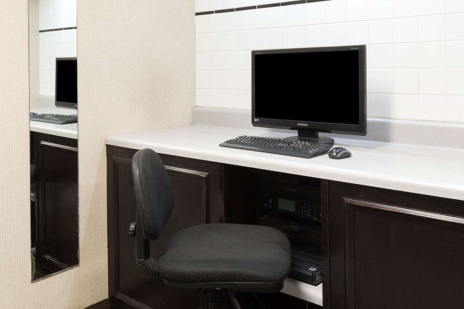 Super 8 By Wyndham Kingsport /I-81 20/28