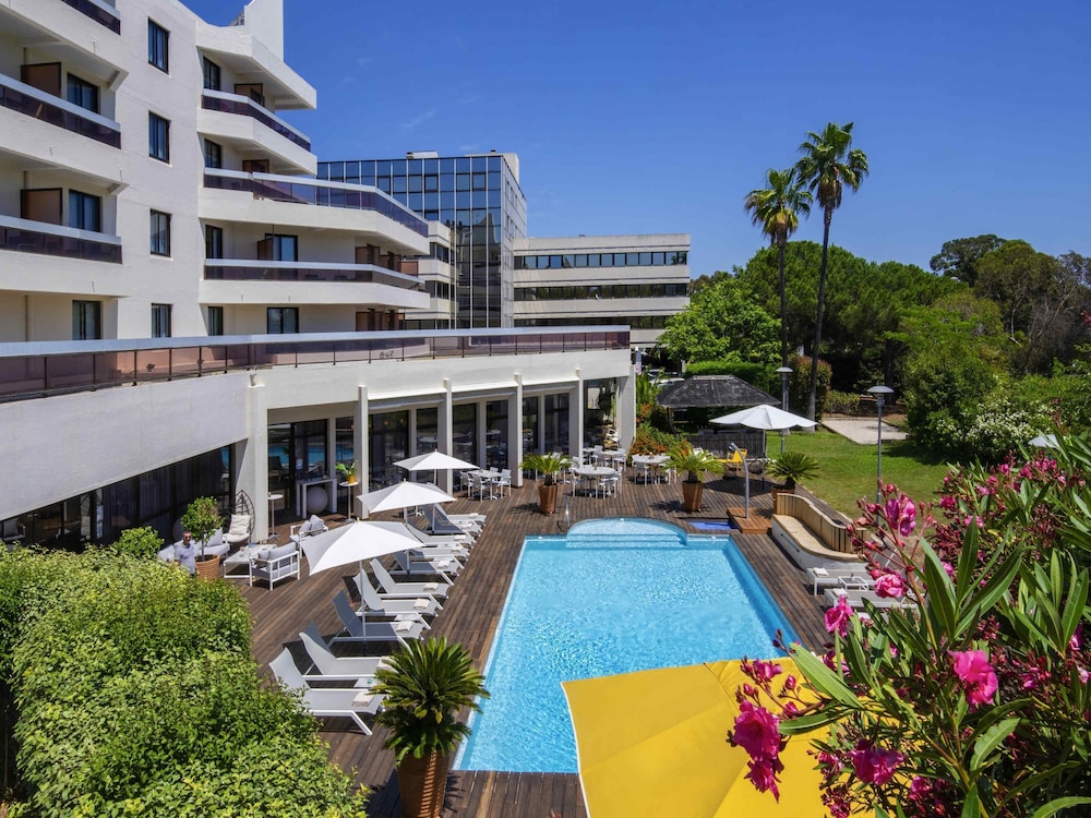 Mercure Hyeres Centre 67/73