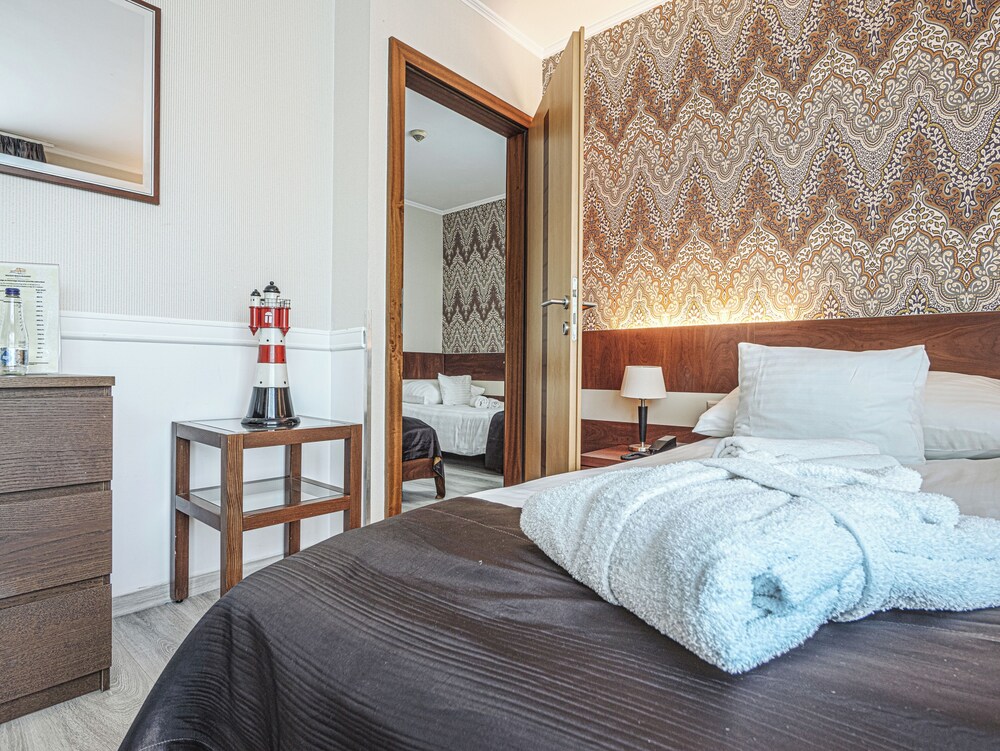 Holiday Beach Budapest Wellness 12/72