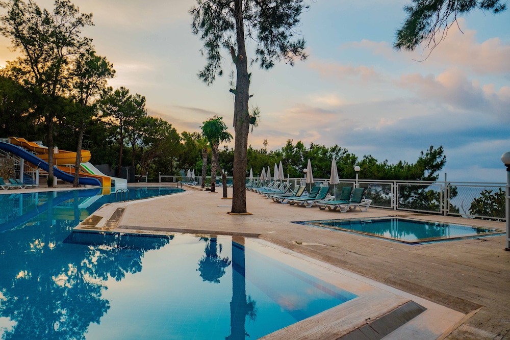 Senza Garden Holiday Club 43/66