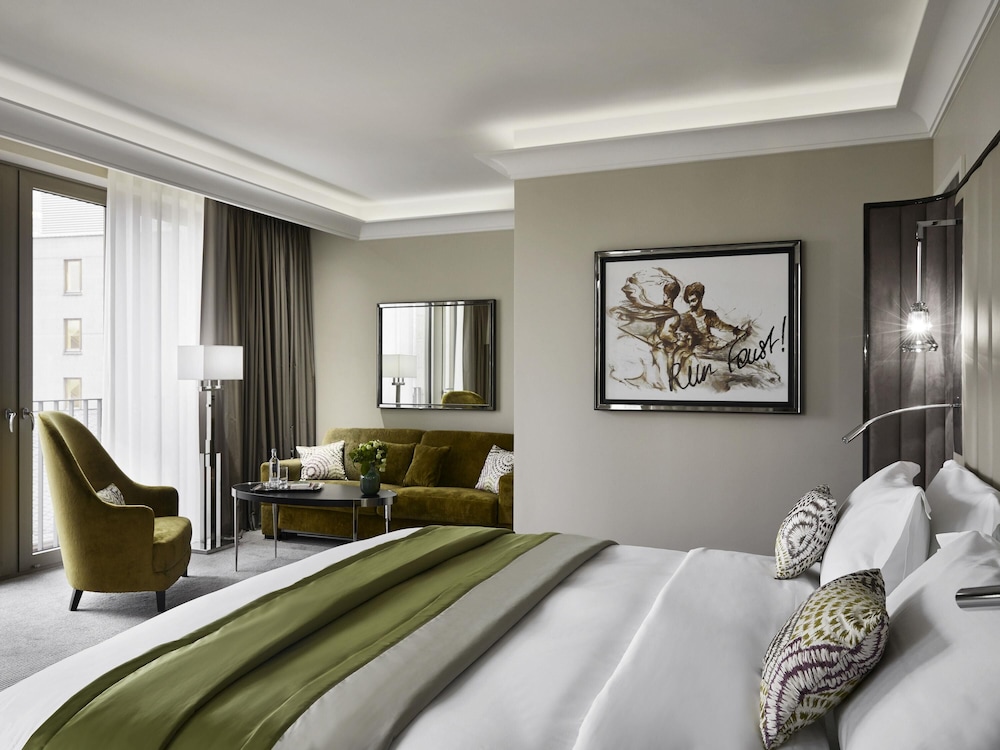 Sofitel Frankfurt Opera 19/75