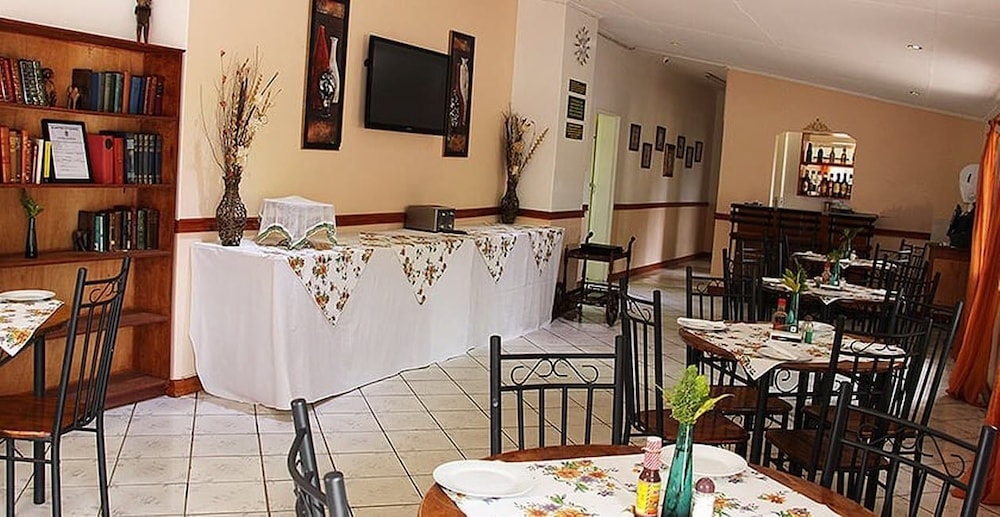 restaurant cafeteria